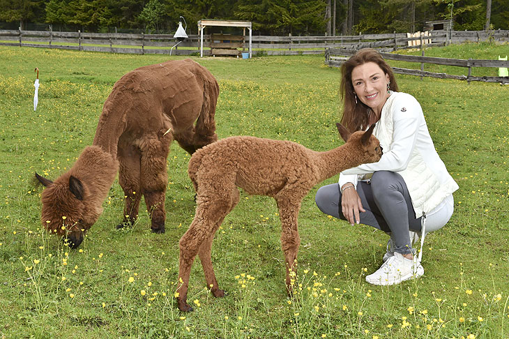 Simone Mecky-Ballack Sommerbeginn mit VIPs im Hotel und Spa Klosterbr&auml;u Seefeld mit Besuch bei TirolerBioAlpakas Egger-Haslwanter vom 06. bis 8.06.2021 Photo: / BrauerPhotos / G.Nitschke